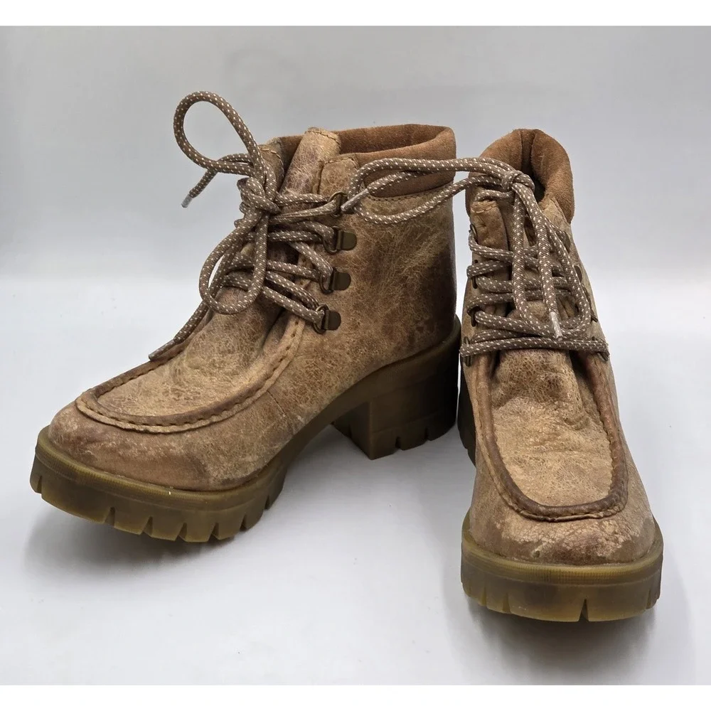 Diba True Womens Size 7.5 Prom Queen Tan Chucky Lug Sole Block Heel Ankle Boots
